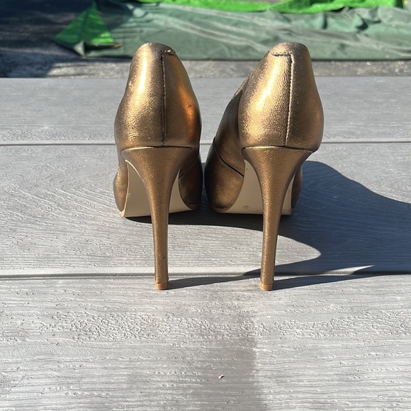 Kelsi Dagger gold bronze heel - Picture 3 of 3